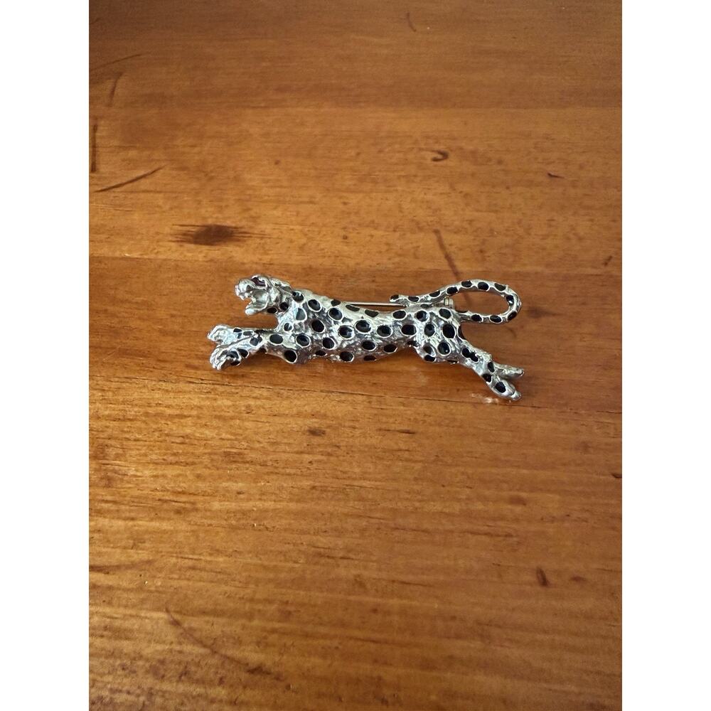 Vintage Leopard Cheetah Brooch Black Enamel Spotted Cat Gold Tone Animal Pin